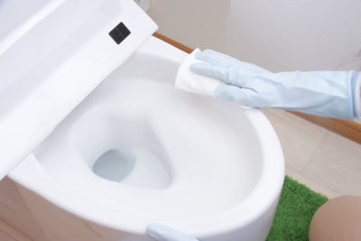 トイレ掃除のやり方を解説！用意するものやコツ、汚れを防止する方法をご紹介